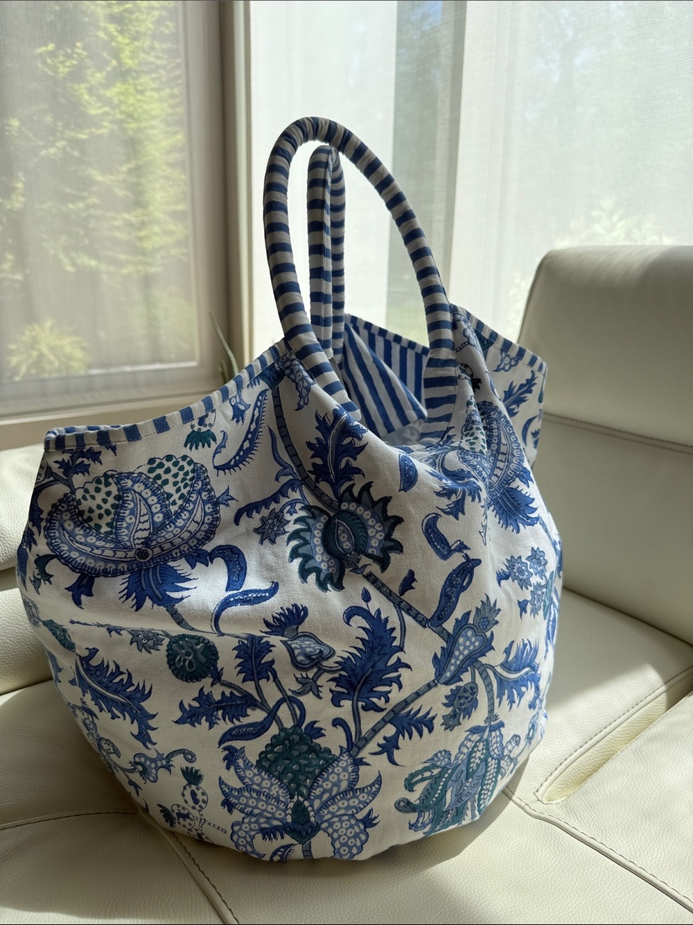 Roller Rabbit Amanda Bondi Bag - Picture 5 of 17